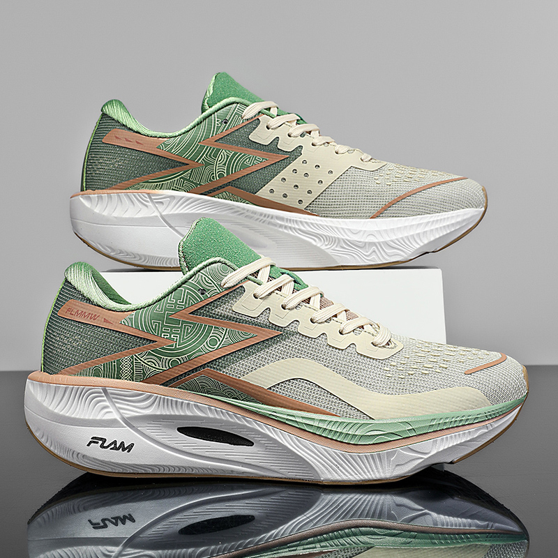 Sepatu lari pelat karbon pria  - Women Shoes Zoom ulasan dan harga