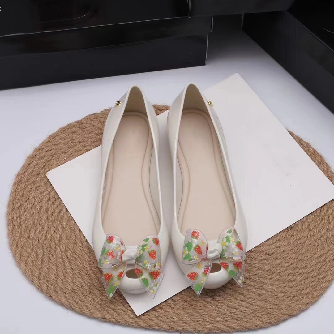 Sepatu Pantai Mulut Ikan Datar - Women Shoes Logo ulasan dan harga